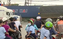 TP.HCM: Khi đường đến trường là đường của xe container