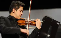 Nghệ sĩ Bùi Công Duy độc tấu 4 bản concerto nổi tiếng
