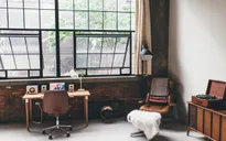 Căn nhà cũ thô mộc được biến hóa trở nên hiện đại