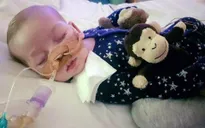 Tranh cãi về cái chết nhân đạo cho cậu bé người Anh bị suy giảm ADN