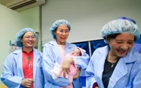 Em bé đầu tiên chào đời tại Bệnh viện Từ Dũ năm Đinh Dậu