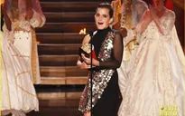 Emma Watson đẹp rạng ngời trên sân khấu MTV Movie & TV Awards 2017
