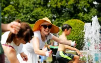 Phản ứng thú vị của các tay vợt và người hâm mộ trước cái nóng của Australia