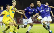 Điểm nhấn vòng 21 giải VĐQG V.League 2017: CLB Quảng Nam giành ngôi đầu, HAGL thay HLV
