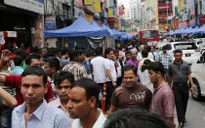 Malaysia cấp thẻ làm việc tạm thời cho người nhập cư bất hợp pháp