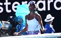 Australia mở rộng 2017: Đánh bại Vandeweghe, Venus Williams vào chung kết đơn nữ