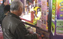 Người cao tuổi tại Nhật Bản mê chơi game