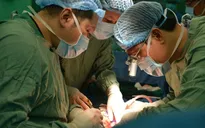 Bảo tồn thận bằng phương pháp ghép thận tự thân