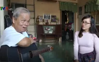 Người đàn ông mù làm đẹp cuộc sống với tiếng đàn guitar