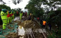 Nhiều khu vực dân cư ở Nghệ An vẫn bị cô lập do mưa lũ