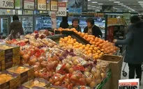 Người tiêu dùng Hàn Quốc “chóng mặt” vì hàng hóa tăng giá trước Tết