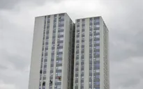 Ngừng bán sản phẩm lớp phủ tòa Grenfell trên toàn cầu