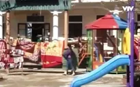 Hà Tĩnh: Một số học sinh vẫn chưa thể đến trường sau bão số 10