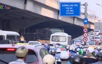 Giao thông Hà Nội ùn ứ cục bộ trước kỳ nghỉ lễ 30/4