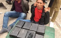 Bắt giữ đối tượng vận chuyển trái phép 15 bánh heroin