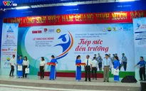Trao học bổng "Tiếp sức đến trường" cho sinh viên nghèo khu vực Nam Trung Bộ