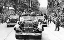 Bán đấu giá xe của trùm Phát xít Hitler