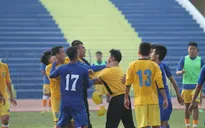 Trợ lý CLB Hà Nội nhận án nặng vì phản ứng trọng tài