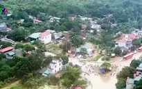Nhiều hộ dân vẫn bị cô lập do mưa lũ