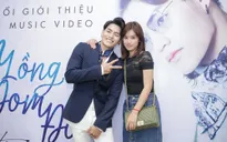 Hoàng Yến Chibi rạng rỡ đến chúc mừng Tino ra mắt MV "Đèn lồng đom đóm"