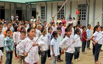Học sinh vùng lũ Mường La khai giảng sớm