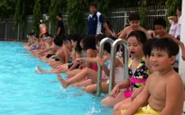 TPHCM: Giảm tải chương trình học, tăng cường dạy bơi cho học sinh