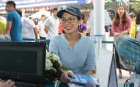 Hàng trăm hành khách “săn” vé máy bay giá rẻ tại Hội chợ Du lịch