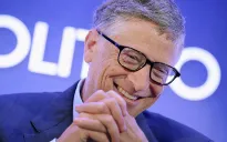 Nếu mỗi ngày tiêu 1 triệu USD, Bill Gates cần bao nhiêu năm để dùng hết tài sản của mình?