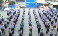 Học sinh nhảy Cha cha cha thay thể dục giữa giờ