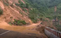 Thừa Thiên - Huế: Bão lũ khiến 9 người thương vong, sạt lở nhiều tuyến đường