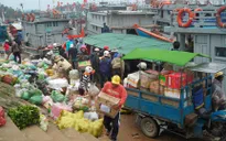 Đưa hàng Tết ra đảo Lý Sơn