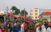 Ấm lòng với hàng nghìn vé máy bay, vé tàu miễn phí cho công nhân về quê ăn Tết