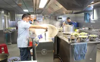 Những người phục vụ trên chuyến tàu ra Trường Sa
