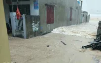 Bão số 10 gây mưa lớn tại Thanh Hóa, mọi tuyến đường ngập trong nước
