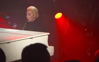 Lady Gaga kêu gọi ông Donald Trump cần hài hòa và thông minh
