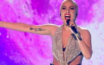 Cư dân mạng xôn xao vì gương mặt khác lạ của Lady Gaga