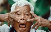 Chuyện lão nông 76 tuổi kiên cường và yêu đời qua góc máy bạn trẻ