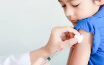 Pháp bắt buộc tiêm chủng 11 loại vaccine