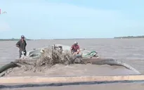 Hé lộ những thủ đoạn khai thác cát lậu tại Bến Tre