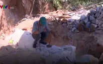 Quảng Ngãi: Khai thác đá trái phép trên núi Khỉ
