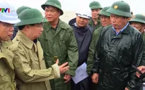 Phó TTg Trịnh Đình Dũng chỉ đạo công tác ứng phó bão số 12 tại Phú Yên