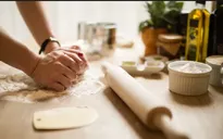 Bột bánh chưa được nướng chín có thể gây vi khuẩn E.Coli