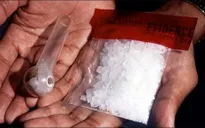 Hai đối tượng tự nguyện giao nộp ma túy cho công an