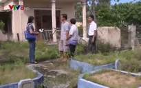 Người dân cư trú trong... khu lăng mộ vì chưa được tái định cư ổn định !