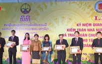 Lào trao huân chương độc lập cho Kiểm toán Nhà nước Việt Nam