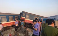 Thông tuyến đường sắt Bắc - Nam sau tai nạn tàu hỏa đâm xe ben