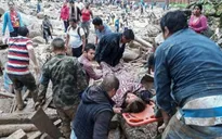 Colombia chạy đua với thời gian tìm kiếm người mất tích trong vụ lở đất