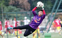Thủ thành Minh Long chấn thương, HLV Hữu Thắng lo lắng
