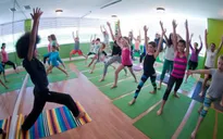 Giáo viên yoga trẻ nhất nước Mỹ là cậu bé 11 tuổi