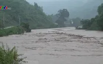 Nghệ An: Lũ ống, lũ quét cuốn trôi nhà và tài sản của người dân